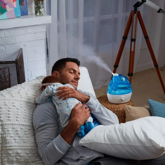 AquaOasis Cool Mist Humidifier (2.2 Liter Water Tank) - Picture 4 of 5